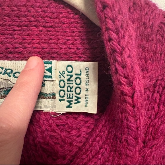 Aran Crafts Merino Wool Sweater Womens Medium Magenta Cable Knit Button Collar - Picture 4 of 14